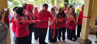 Ketua dalam menjalankan tugasnya, ketua harus mampu berkomunikasi dan bekerjasama dengan semua pihak dalam kegiatan pameran ini. Tugas Akhir Pelajaran Seni Budaya Kelas Ix Gelar Pameran Hasil Karya Smp Negeri 1 Tuban