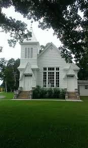 White Country Church Wonder Why There Are Two Front Doors Country Church Church Architecture Church Building