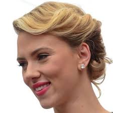 Coiffure vintage chignon strict coiffure vintage nos plus belles. Coiffure Annees 50 Comment Faire Une Coiffure Annees 50 Elle