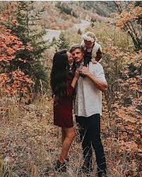 Become A Photo Star Fall Family Pictures Fall Family Portraits Family Christmas Pictures