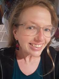 Thea Powell's Instagram, Twitter & Facebook