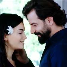 449 Begenme 9 Yorum Instagram Da Gamzeli Asiklar Reyemxdaisss Bu Kamera Arkasi Falanmi G In 2020 Cute Love Couple Beautiful Flowers Images Romantic Images