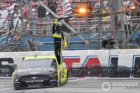Cars late model stock tour race number 3 of 3 sunday, april 25, 2021 at orange county speedway, rougemont, nc 200 laps on a 0.375 mile paved track (75.000 ford. Nascar News Ryan Blaney Wins At Talladega In Photo Finish