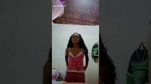 Menina dançando ele gosta que nós senta. Menina Dancando Youtube