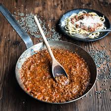 Linsen Bolognese Vegan Mit Spaghetti In 2020 Rezepte Mit Linsen Rezepte Gerichte Mit Linsen