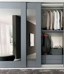Die hose gehört in den schrank. Kleiderschrank Mit Schiebeturen 55 Moderne Kleiderschranke Welche Fur Stauraum Und Raumgefuhl Sorgen Fresh Ideen Fur Das Interieur Dekoration Und Landschaft