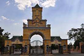 Artikel utama untuk kategori ini adalah daftar maskapai penerbangan di britania raya. Day 4 Gold Reef City Adalah Sebuah Taman Hiburan Besar Di Johannesburg Terletak Di Sebuah Tambang Emas Tua Staf Taman Mengenakan Kostu Gauteng Tourism City