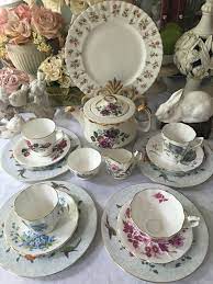 Gorgeous English Tea Set For 4 Complete English Tea Set Royal Etsy English Tea Set Tea Set Tea Cups Vintage