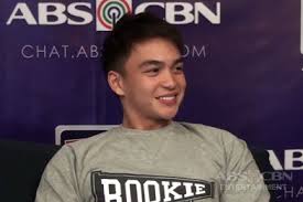 À la fin de chaque semaine, les étudiants participent à un spectacle live en direct et qui se termine en général par l'élimination d'un candidat. Fast Talk With Dominic Roque Abs Cbn Entertainment