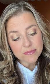 Jana Spence's Instagram, Twitter & Facebook