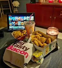 La Soiree Parfaite Martin Ptzld Netflix Mcdonalds Mcdo Nuggets Perfect Night Chill Relax Goodv Sleepover Food Junk Food Snacks Movie Night Snacks
