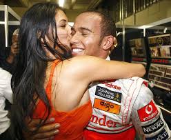They were spotted shopping around portofino, italy all lovey dovey and kissy kissy yesterday. F1 And Music Mix Lewis Hamilton And Nicole Scherzinger Engaged Autoevolution