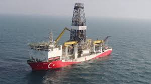 İlk defa söyleyeceğim. diyerek geçen günlerde sinyalini verdiği müjdenin ne olduğu oldukça merak ediliyor. Fatih Sondaj Gemisi Yeni Arama Kuyusu Karadeniz Amasra 1 E Dogru Yola Cikti Ekohaberturk