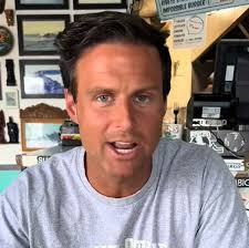 Say “YUM” if you would eat this Fudgy Reese's Brownie 😋🙌🍫 Ingredients_ 1  egg 1_3 cup cottage cheese 3 tbsp unsweetened cocoa powder 23 tbsp  sweetener