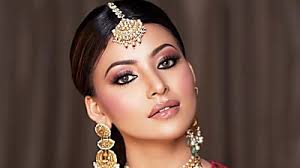 Urvashi rautela strongly reacted to a youtube video showing the actress seeking help from her rumoured boyfriend cricketer hardik pandya. Urvashi Rautela News Latest News And Updates About Urvashi Rautela