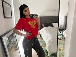 Rusia selanjutnya harus digunakan sebagai momok (komunisme) untuk menjalankan tujuan bavarian llluminati ke seluruh dunia. Persiapan Perang Dunia 3 Mia Khalifa Ingin Membelot Ke Rusia Timlo Net