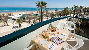 In alcune soluzioni, affacciandoti dal balcone potrai godere la meravigliosa vista del litorale , dal monte conero fino a porto recanati; Residence Michelangelo Sul Lungomare Di San Benedetto Del Tronto
