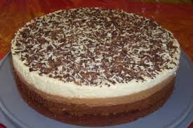 Mon 3 Chocolat Et Son Croquant De Praline Recette Ptitchef Recette Gateau 3 Chocolat Gateau 3 Chocolat Croustillant Croquant Au Chocolat