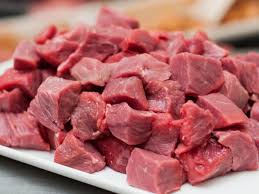 There are 250 calories (on average) in 100 g of beef steak. Diced Beef Nutrition Facts Eat This Much