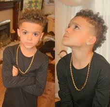Pqp Que Menino Lindo Baby Boy Hairstyles Boys Curly Haircuts Little Boy Hairstyles