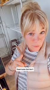 Never dreamed I’d know about building a flower cooler in my lifetime. 😀  Actually, my husband is the brains behind building this. If you ask me  specifics, I may not know the answer. 😂 , What I can tell ...