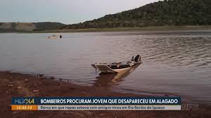 Barco vira e bombeiros procuram jovem de 24 anos em alagado no Paraná