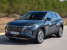 The standard tucson, with its new the popular hyundai tucson suv has been completely revamped for 2021 with a whole host of new features designed to tempt you away from the. Hyundai Tucson 2021 Pictures Information Specs