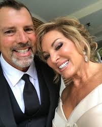 Happy Valentine's Day to all the Lovebirds 🦢 out there♥️♥️