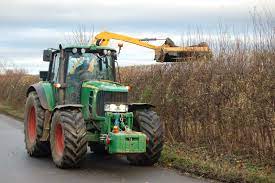 The man in his 60s was pronounced dead at the scene and his body was removed to sligo regional hospital. Tractor Mounted Hedge Trimmer Training Ireland City Guilds Courses