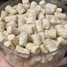 Bahan e 1/2 cawan nestum 1/2 cawan cip coklat 1/2 cawan almond nips / strip. Nak Raya Ingat Kuih Batang Buruk