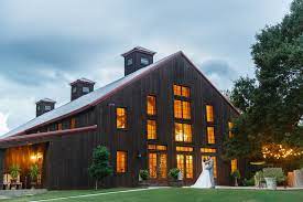 The Carriage House Venues Weddings In Houston Wedding Venue Houston Barn Wedding Venues