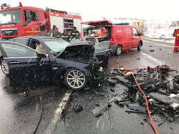 Doi oameni au murit și alți trei au fost răniți. Accident Cu 5 Victime Pe Dn1 Oradea Cluj O Persoana Si A Pierdut Viata Iar Alte 4 Printre Care Si Un Copil Au Fost Transportate La Spital