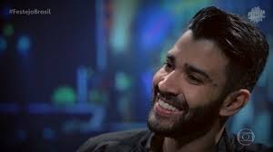 Gusttavo Lima se emociona ao falar da mãe