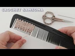 هل جربت يوما الحياكة باستخدام مشط الشعر بالتاكيد ستعجبك التجربة Craft With Hair Comb Youtube Yarn Crafts Yarn Crochet