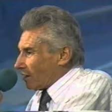 Stream Isaac Cano music