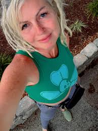 Janet Florence (@nwmoonbeam) • Instagram photos and videos