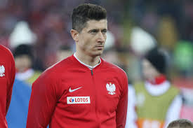 Ne ratez aucune info concernant le transfert de jerzy brzeczek en période de mercato et toute l'année. Zoff In Polen Elf Robert Lewandowski Legt Sich Mit Seinem Trainer An