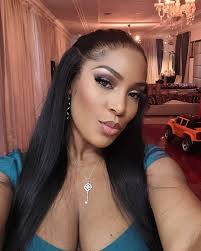 Linda Ikeji is melting our hearts with beauty😍 You just have to love her!  📸: @officiallindaikeji (Instagram) #legitpost #legitng #lindaikeji  #wednesdaygoodness