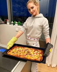 Ernahrung Bedeutet Fur Dich Pizza Aber Die Hefe Ist Ausverkauft Mit Diesem Rezept Kannst Du Zu Hause Piz Naughty Outfits Toddler Boy Fashion Chiara Ferragni