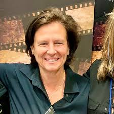 Claire of the Moon: One Woman's Journey into Her Sexual Identity : A Novel:  Conn, Nicole: 9781562800383: Amazon.com: Books