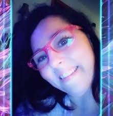 Shellie Harris's Instagram, Twitter & Facebook