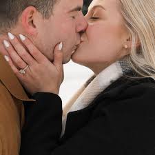 Matthew Hinaus and Lindsay Larson's Wedding Website