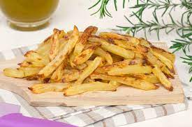Quando non si sa come accompagnare e completare un secondo piatto (non importa ora ungete una teglia da forno con l'olio extravergine e disponeteci le patate, distribuendole per tutta la teglia. Patatine Fritte Al Forno Patatine Light Che Sembrano Fritte