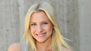 Gszs Star Valentina Pahde Gzsz Sunny Valentinapahde Blondehaare Rtl Valentina Pahde Frisuren Langhaar Gzsz