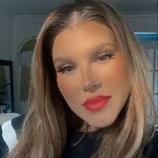 Krystal Hubbard's Instagram, Twitter & Facebook