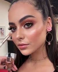 Eva Owens's Instagram, Twitter & Facebook