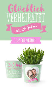 Geschenkidee Zum 28 Hochzeitstag Das 28 Hochzeitsjubilaum Wird 10220 Tage Nach Der Trauung Gefeiert Wie Lange Das Wirk Nelke Hochzeit Hochzeitstag Hochzeit