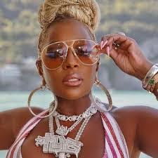 Kenya Motley's Instagram, Twitter & Facebook