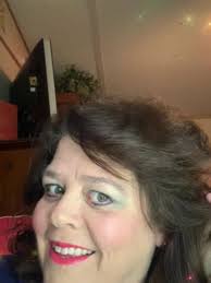 70’s Challenge. Mom says if you wait long enough it will come back in  style. Not sure about this feathered look!!!🤣🤣🤣