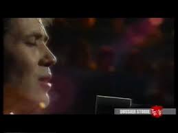 L'anno successivo esce una giornata uggiosa, l'ultimo album con i testi. Lucio Battisti Le 20 Canzoni Indimenticabili Panorama